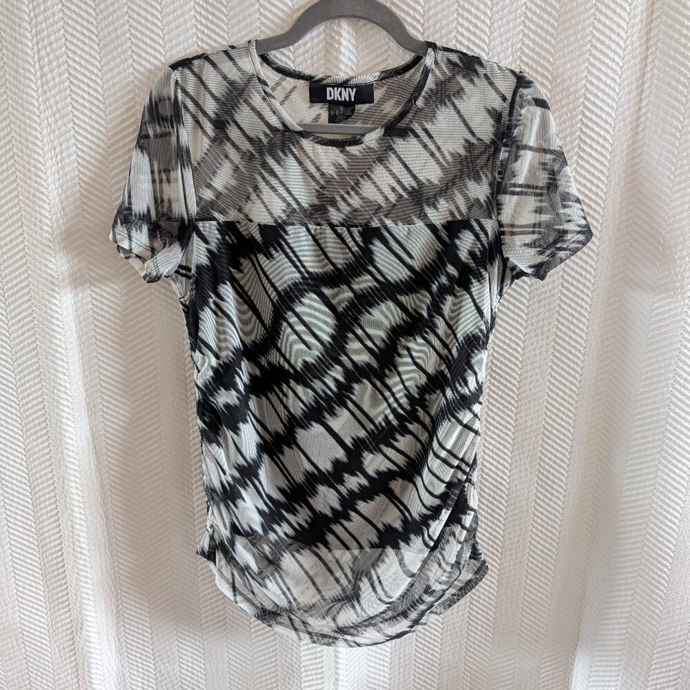 DKNY Ruched Black & White Abstract Print Mesh Lined Top Short Sleeve Medium